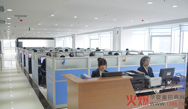 火爆網(wǎng)敞亮的辦公環(huán)境